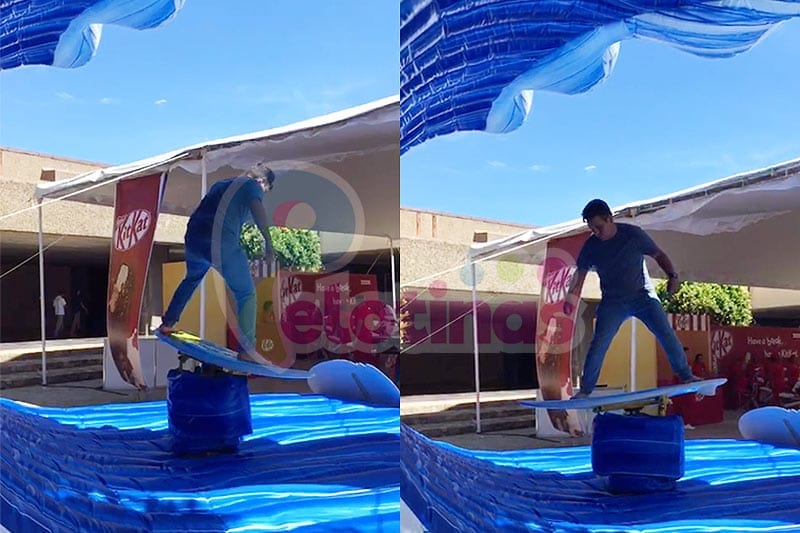 Tabla de surf mecánica en un evento de empresa